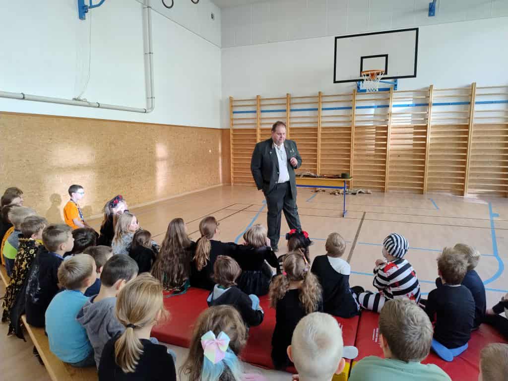 Povídání o lese a myslivosti